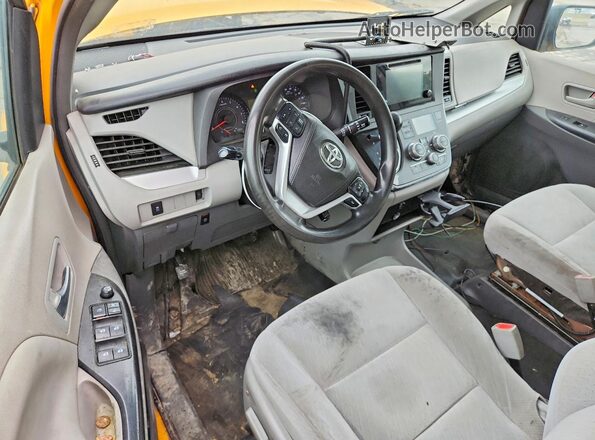 5TDKK3DC6GS763284 2016 TOYOTA SIENNA Yellow Widok deski rozdzielczej