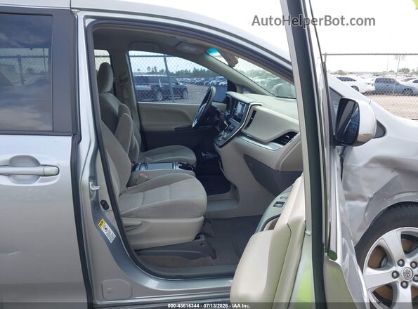 5TDKK3DC7GS708553 2016 TOYOTA SIENNA Gray Вид салону спереду