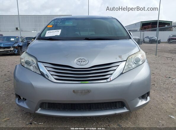 5TDKK3DC7GS708553 2016 TOYOTA SIENNA Gray Вид щитка приладів