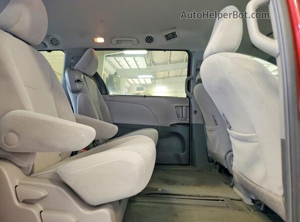 5TDKK3DC8GS692783 2016 TOYOTA SIENNA Red Vista interior trasera