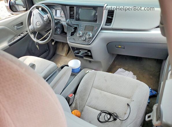 5TDKK3DCXGS727324 2016 TOYOTA SIENNA Burgundy Widok deski rozdzielczej