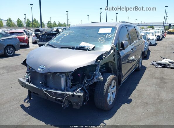 5TDKK3DCXGS732054 2016 TOYOTA SIENNA Gray Front view