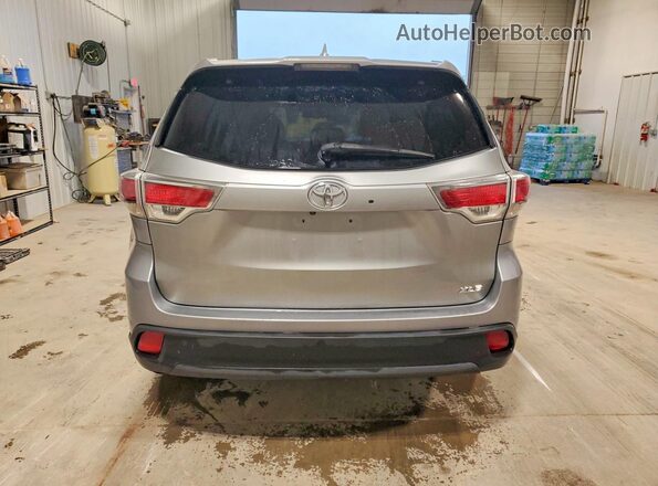 5TDKKRFH0GS147611 2016 TOYOTA HIGHLANDER Gray Հետևի տեսք