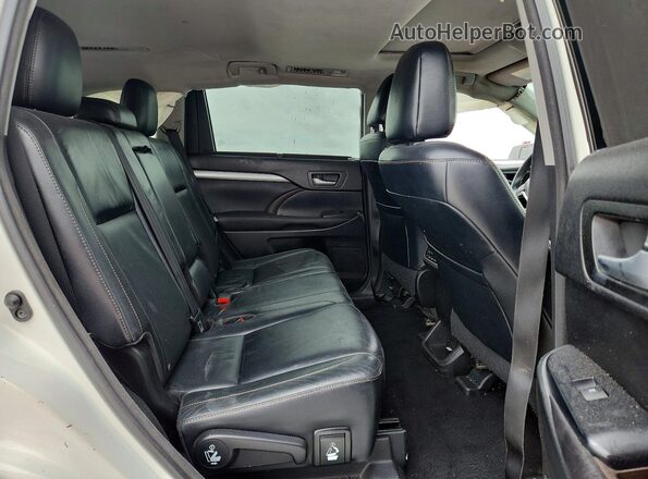5TDKKRFH0GS163713 2016 TOYOTA HIGHLANDER White Widok wnętrza z tyłu