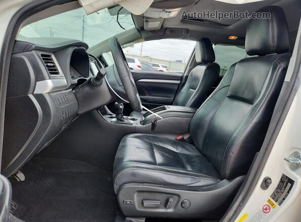 5TDKKRFH0GS163713 2016 TOYOTA HIGHLANDER White Widok wnętrza z przodu
