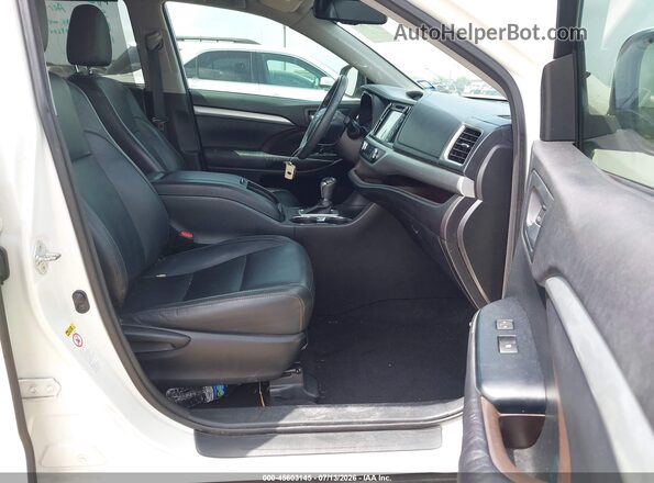 5TDKKRFH1GS136519 2016 TOYOTA HIGHLANDER White Front interior view