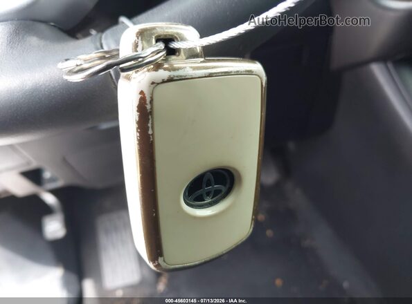 5TDKKRFH1GS136519 2016 TOYOTA HIGHLANDER White Dashboard view