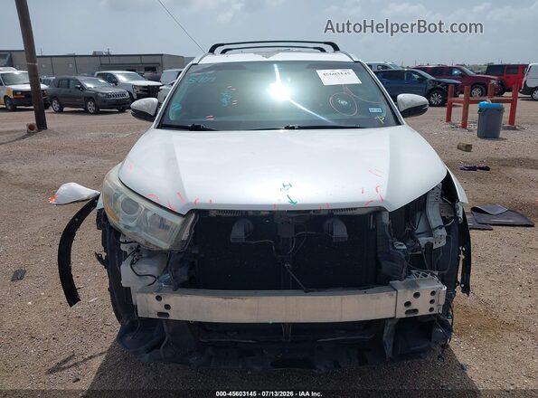 5TDKKRFH1GS136519 2016 TOYOTA HIGHLANDER White Rear interior view