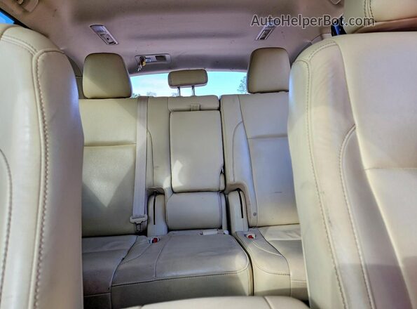 5TDKKRFH5GS502692 2016 TOYOTA HIGHLANDER Charcoal Rear seats view