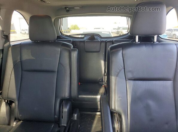 5TDKKRFH8GS131060 2016 TOYOTA HIGHLANDER White Вид задніх сидінь