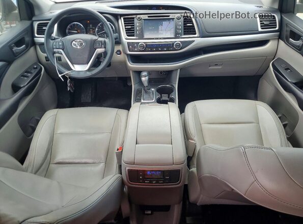 5TDKKRFH8GS164074 2016 TOYOTA HIGHLANDER Серебряный Вид панели приборов