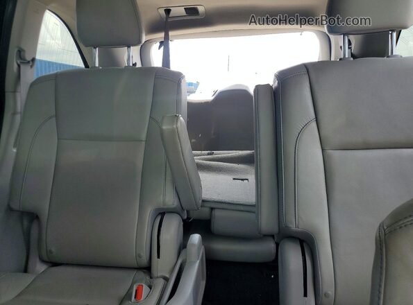 5TDKKRFH8GS164074 2016 TOYOTA HIGHLANDER Серебряный Вид задних сидений