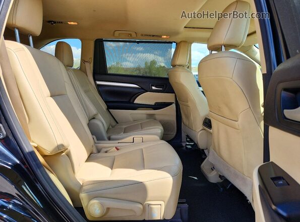 5TDKKRFHXGS151617 2016 TOYOTA HIGHLANDER Черный Вид задней части салона