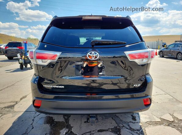 5TDKKRFHXGS151617 2016 TOYOTA HIGHLANDER Черный Вид сзади