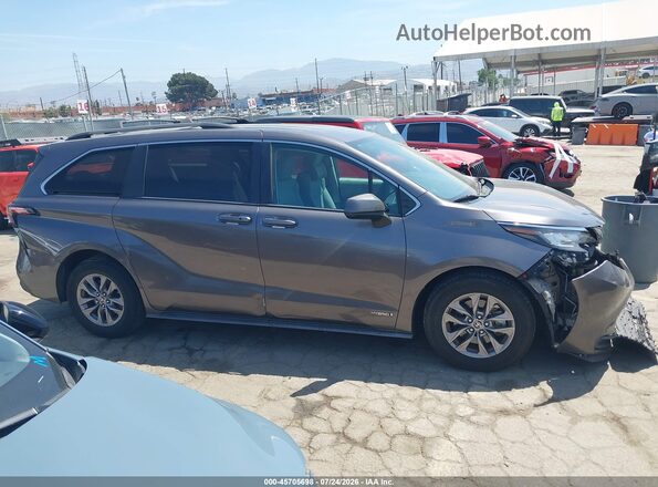 5TDKRKEC1MS011508 2021 TOYOTA SIENNA Gray Vista interior trasera