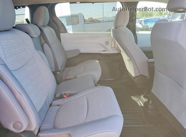 5TDKRKEC3TS312862 2026 TOYOTA SIENNA White Vista interior trasera