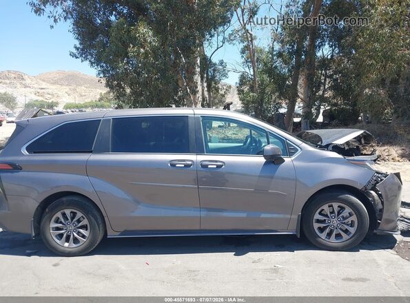 5TDKRKEC4MS049430 2021 TOYOTA SIENNA Gray Սալոնի հետևի տեսք