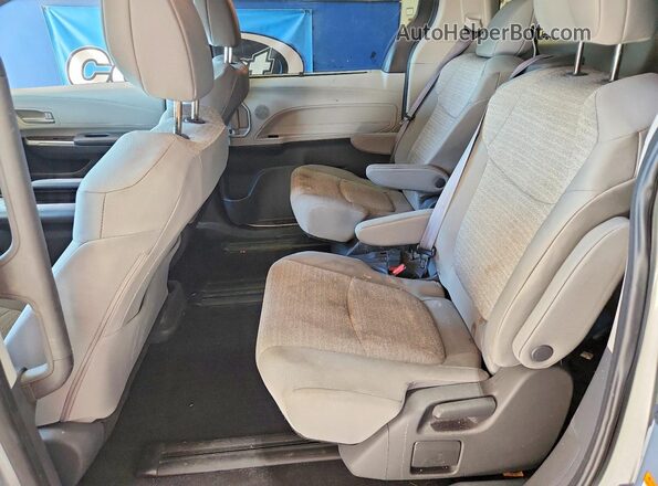 5TDKRKEC4MS068625 2021 TOYOTA SIENNA Silver Սալոնի հետևի տեսք