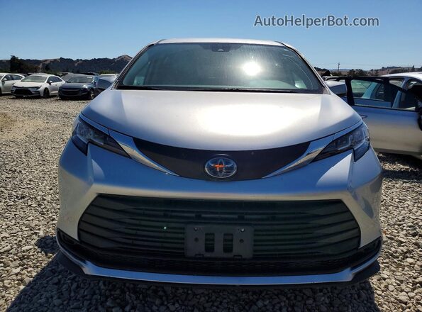 5TDKRKEC6MS012461 2021 TOYOTA SIENNA Silver Vista frontal