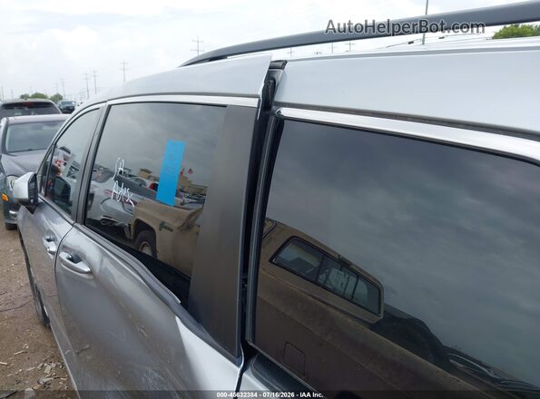 5TDKRKEC8MS052962 2021 TOYOTA SIENNA Gray Rear interior view