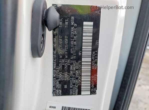 5TDKSKFC0RS128779 2024 TOYOTA SIENNA Green 360 interior view
