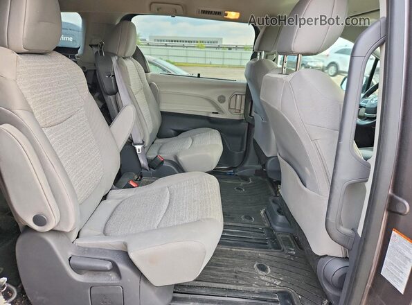 5TDKSKFC3MS007110 2021 TOYOTA SIENNA Gray უკანა სალონის ხედი