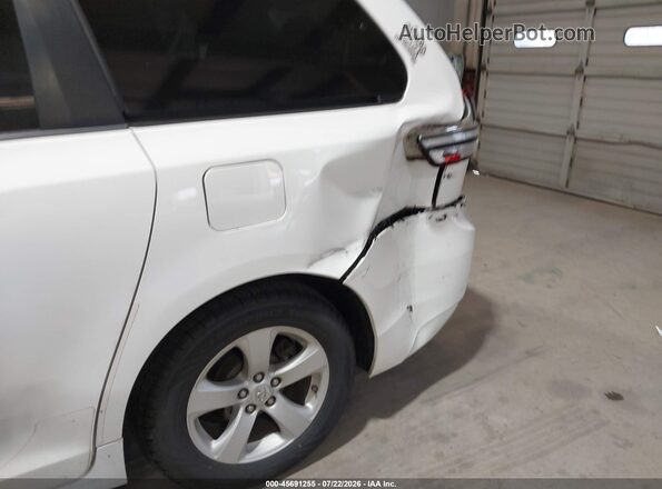5TDKZ3DC0HS778313 2017 TOYOTA SIENNA White Вид спереду