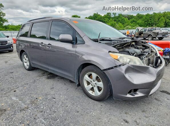 5TDKZ3DC0HS825405 2017 TOYOTA SIENNA Gray Front right