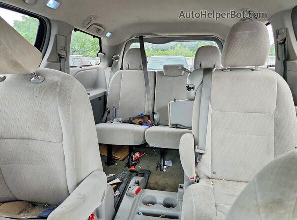 5TDKZ3DC0HS825405 2017 TOYOTA SIENNA Gray Rear seats view