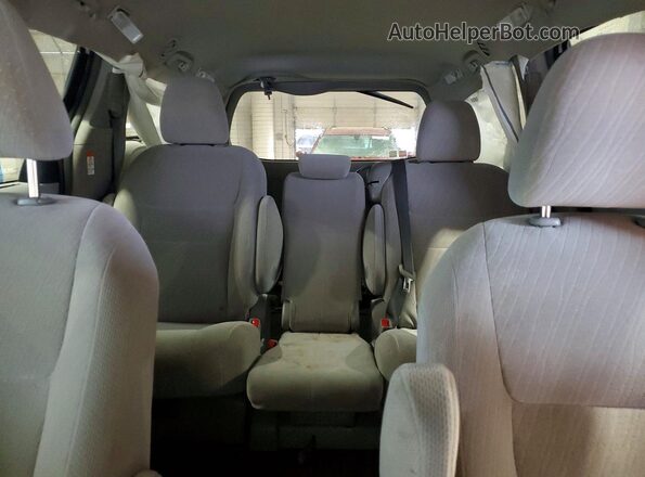 5TDKZ3DC0HS845329 2017 TOYOTA SIENNA White Widok tylnych siedzeń