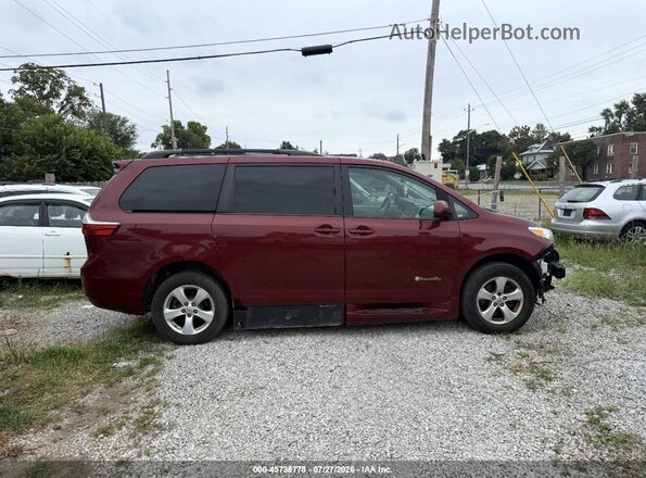 5TDKZ3DC0HS845833 2017 TOYOTA SIENNA Red Widok deski rozdzielczej