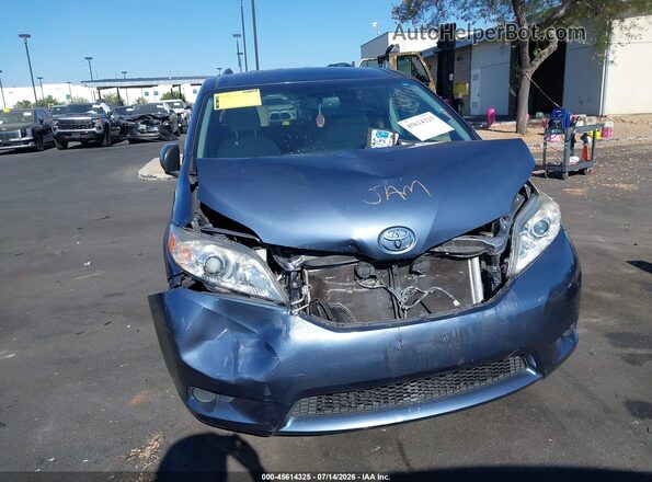 5TDKZ3DC0HS859666 2017 TOYOTA SIENNA Light Blue Դիմացի տեսք