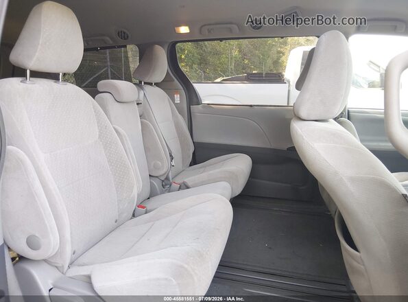 5TDKZ3DC0HS864589 2017 TOYOTA SIENNA Серебряный Вид наклейки с VIN-кодом