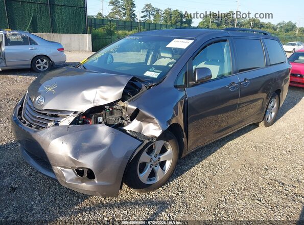 5TDKZ3DC1HS839703 2017 TOYOTA SIENNA Gray Առջևի ձախ երեք քառորդ տեսարան