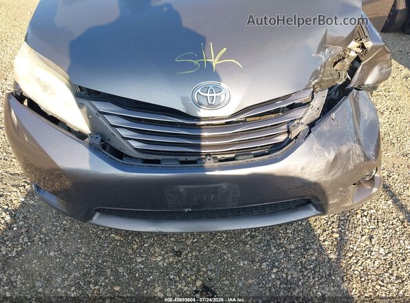 5TDKZ3DC1HS839703 2017 TOYOTA SIENNA Gray Հետևի տեսք