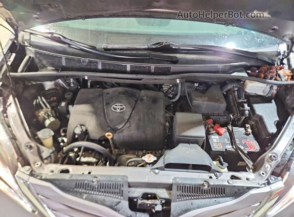 5TDKZ3DC1HS865458 2017 TOYOTA SIENNA Серый Вид подкапотного пространства