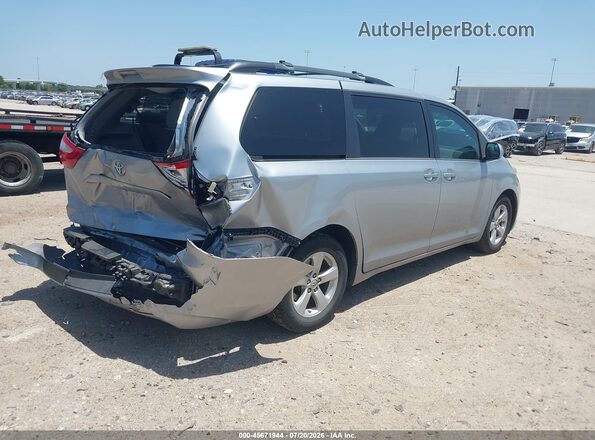 5TDKZ3DC1HS884981 2017 TOYOTA SIENNA Серебряный Задняя правая четверть