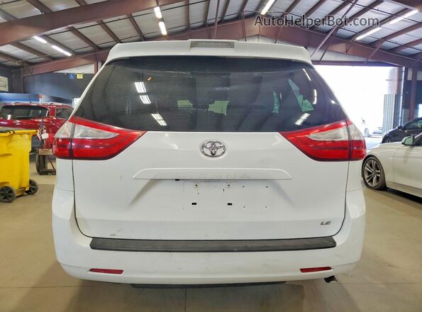 5TDKZ3DC1JS944814 2018 TOYOTA SIENNA White Вид ззаду