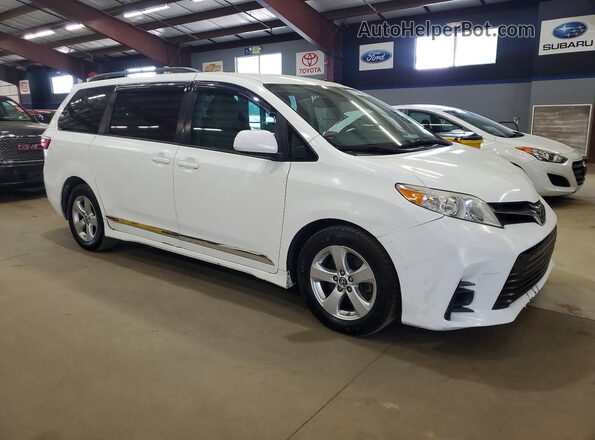5TDKZ3DC1JS944814 2018 TOYOTA SIENNA White Передня права чверть