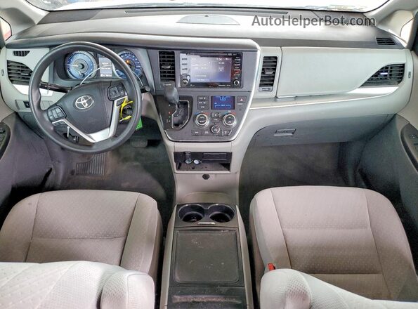 5TDKZ3DC1JS957398 2018 TOYOTA SIENNA Белый Вид панели приборов