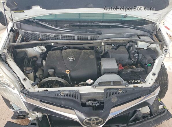 5TDKZ3DC1JS957398 2018 TOYOTA SIENNA Белый Вид подкапотного пространства