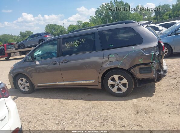 5TDKZ3DC1JS958731 2018 TOYOTA SIENNA Коричневый Панорамный вид салона 360°
