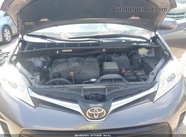 5TDKZ3DC1JS958731 2018 TOYOTA SIENNA Коричневый Вид сзади