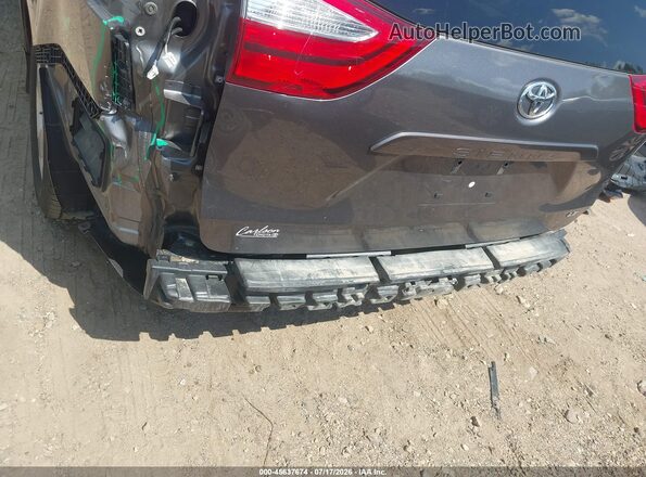 5TDKZ3DC1JS958731 2018 TOYOTA SIENNA Коричневый Вид спереди