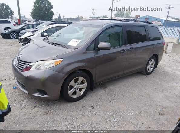 5TDKZ3DC2HS836017 2017 TOYOTA SIENNA Silver წინა მარცხენა ხედი სამი მეოთხედიდან