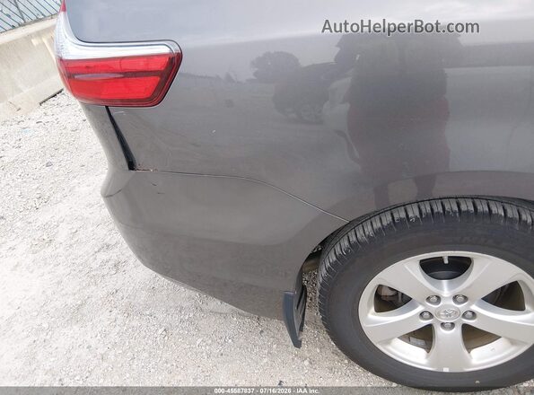5TDKZ3DC2HS836017 2017 TOYOTA SIENNA Silver ხელსაწყოთა პანელის ხედი