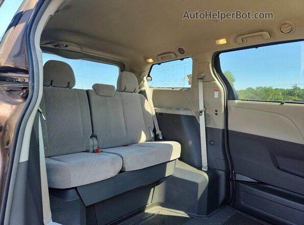 5TDKZ3DC2JS964182 2018 TOYOTA SIENNA Желто-коричневый Вид задней части салона