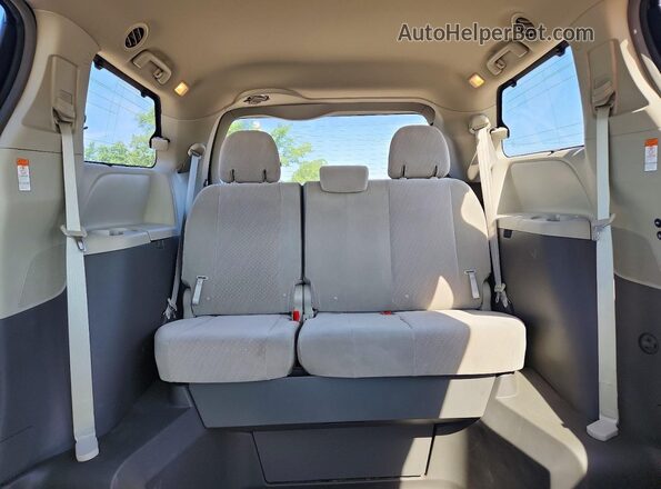 5TDKZ3DC2JS964182 2018 TOYOTA SIENNA Желто-коричневый Вид задних сидений
