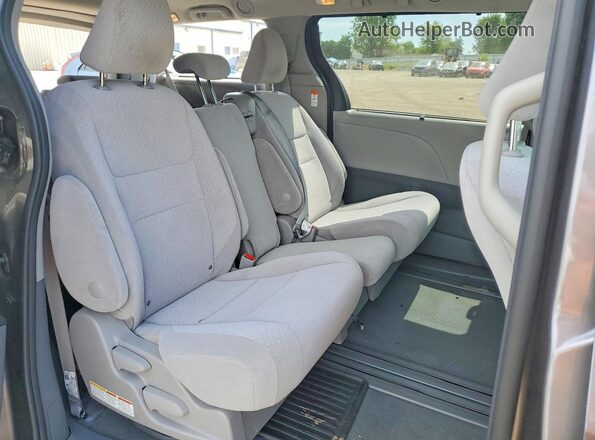 5TDKZ3DC2LS055622 2020 TOYOTA SIENNA Gray Widok wnętrza z tyłu