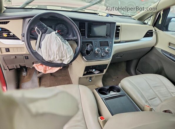 5TDKZ3DC3HS769041 2017 TOYOTA SIENNA Burgundy Dashboard view